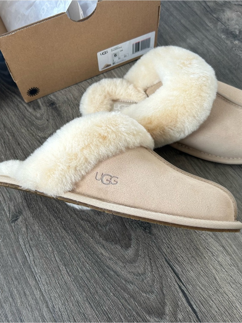 BRAND NEW UGG Women's Chestnut Suede Plush Cuff Slippers - Picture 3 of 7